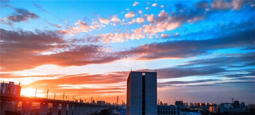 斗志昂扬乐逍遥无所事是好吃懒做（斗志昂扬意思是）