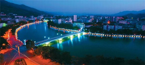 中国为什么没有俄罗斯汽车品牌（为什么买不到俄罗斯车）